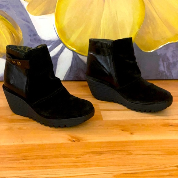 FLY London Ankle ColorBlock Yavo Boots. Black EU 38W ( 7- 7.5 W). - Picture 1 of 13